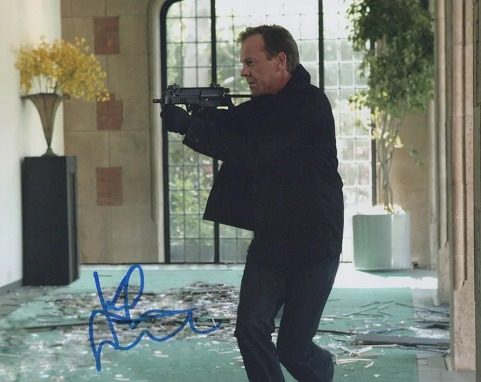 Kiefer Sutherland autograph