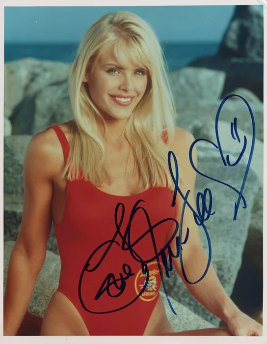 Gena Lee Nolin autograph