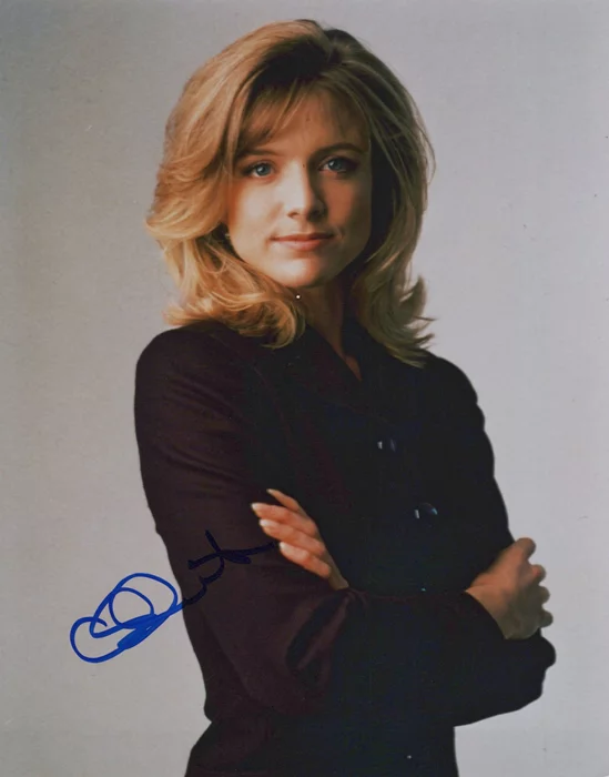 Courtney Thorne-Smith autograph