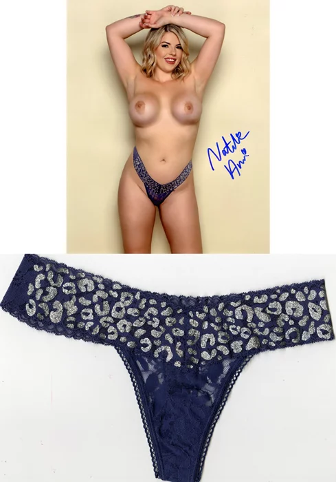Natalie Amari autograph