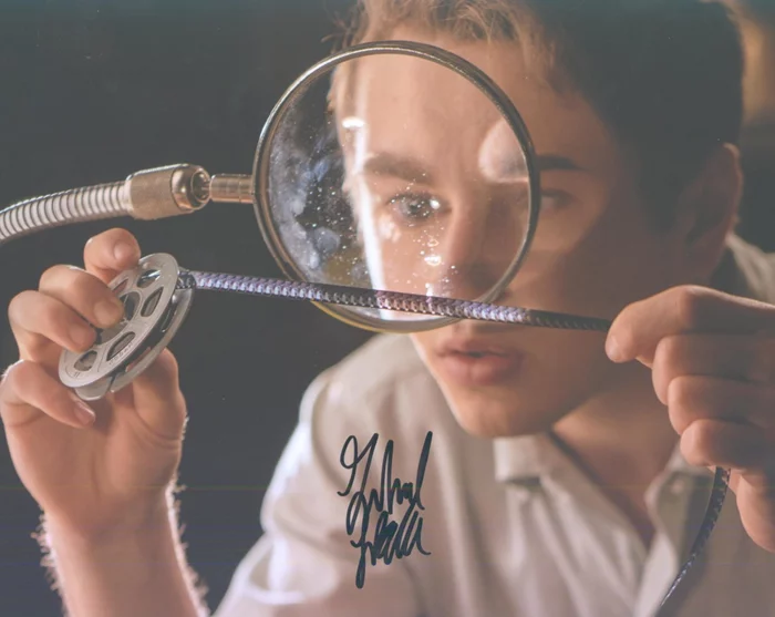 Gabriel LaBelle autograph
