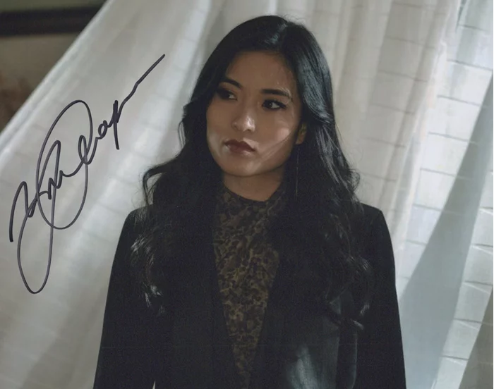 Yvonne Chapman autograph