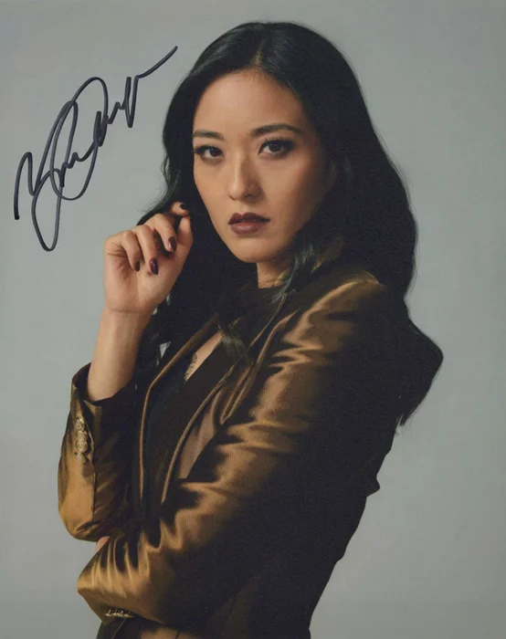 Yvonne Chapman autograph