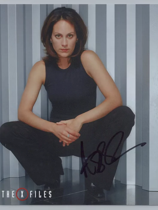 Annabeth Gish autograph