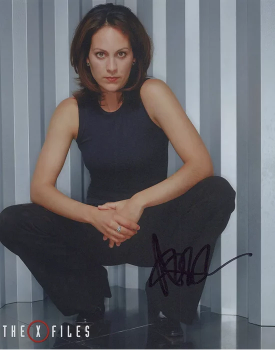 Annabeth Gish autograph