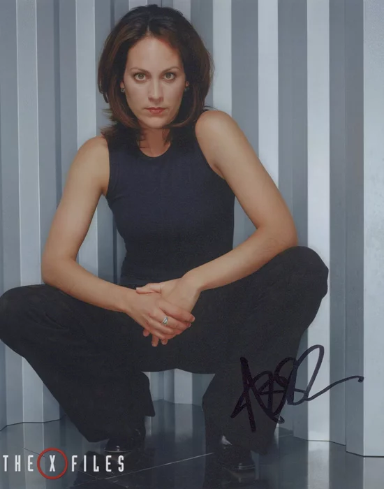 Annabeth Gish autograph
