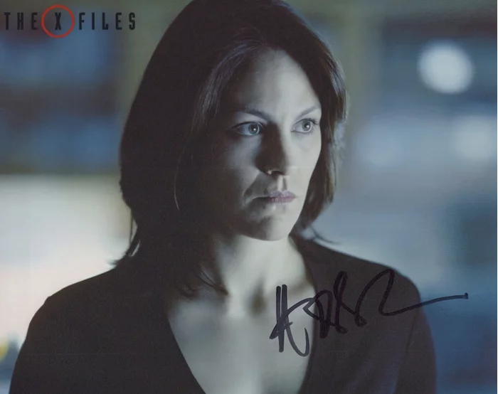 Annabeth Gish autograph