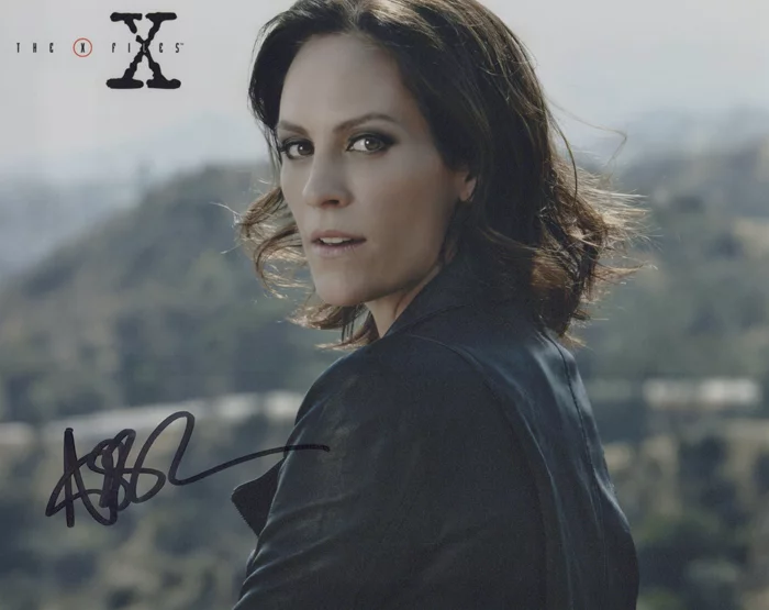Annabeth Gish autograph