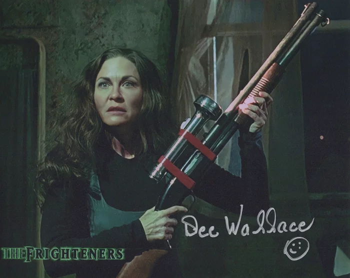 Dee Wallace autograph