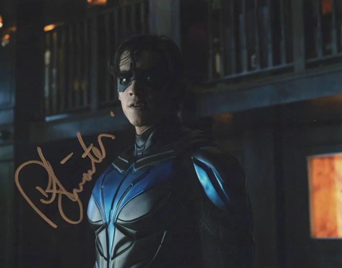 Brenton Thwaites autograph