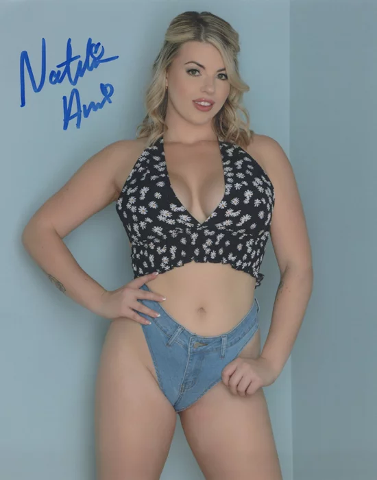 Natalie Amari autograph