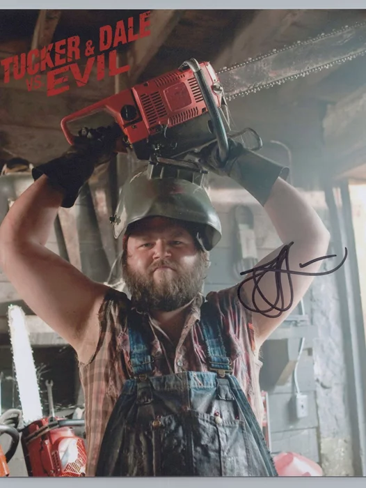 Tyler Labine autograph