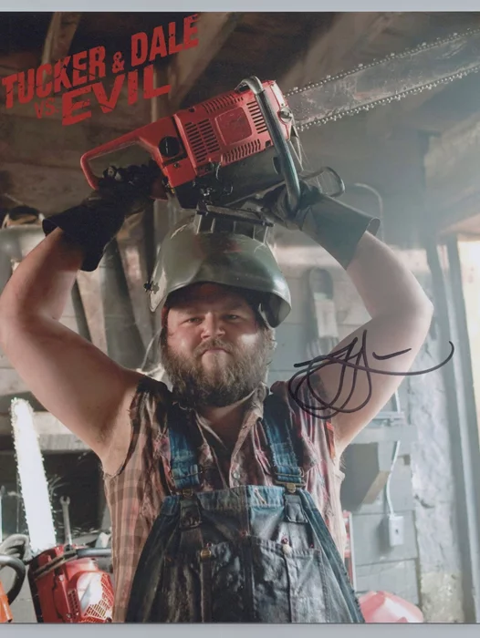 Tyler Labine autograph