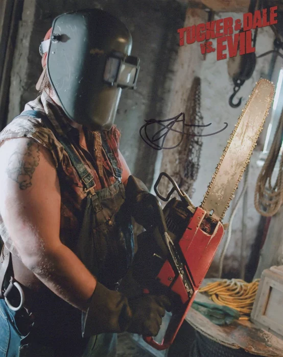 Tyler Labine autograph