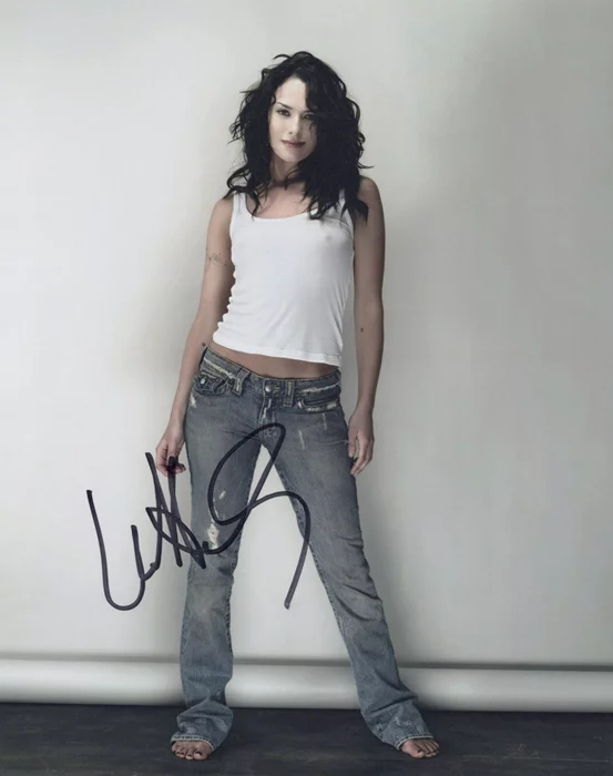 Lena Headey autograph