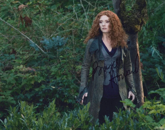 Bryce Dallas Howard autograph