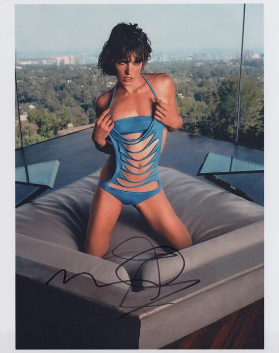 Milla Jovovich autograph