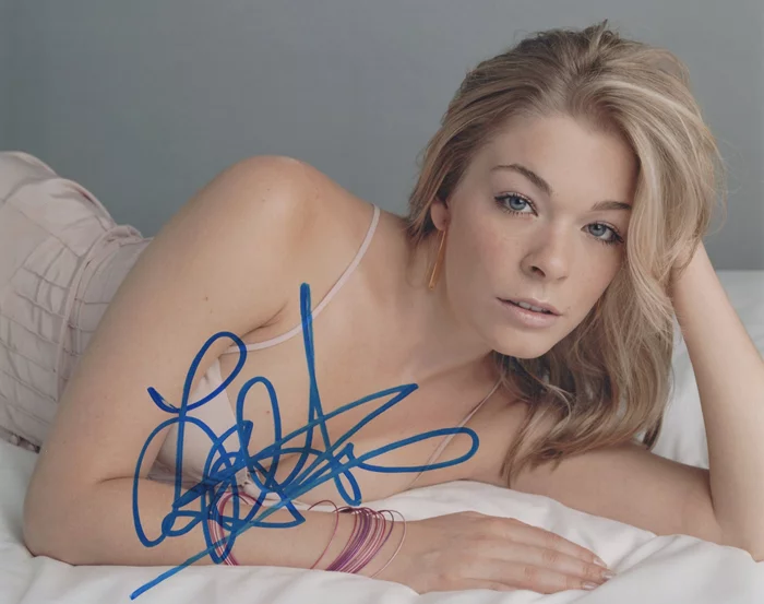 Leann Rimes autograph