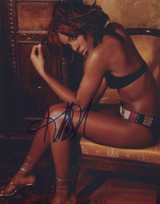 Kelly Rowland autograph