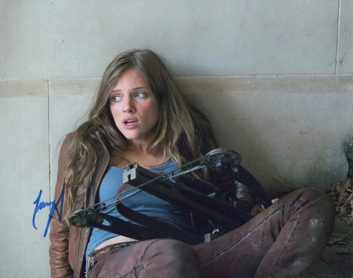 Tracy Spiridakos autograph