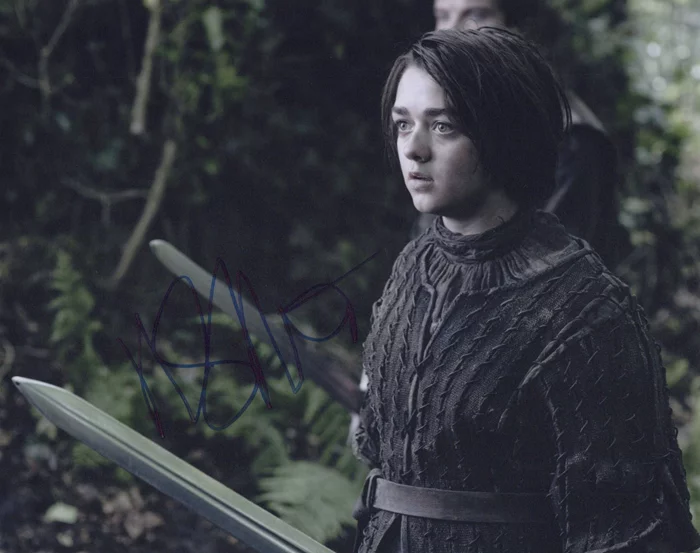 Maisie Williams autograph
