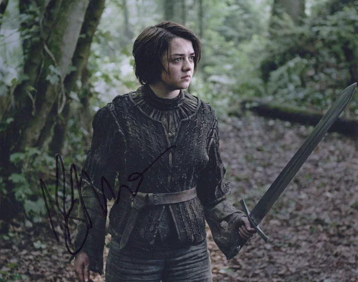 Maisie Williams autograph