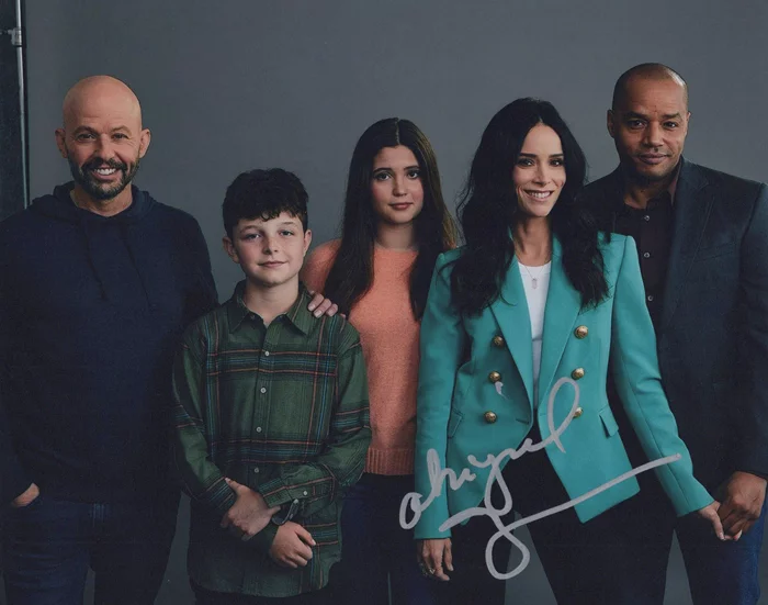 Abigail Spencer autograph