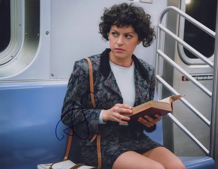 Alia Shawkat autograph