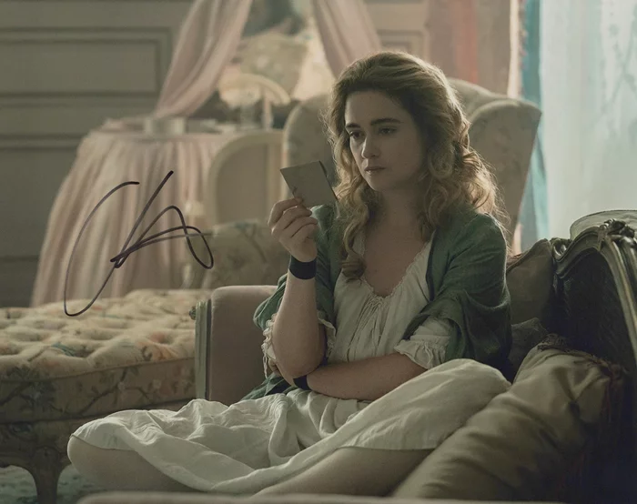 Alice Englert autograph