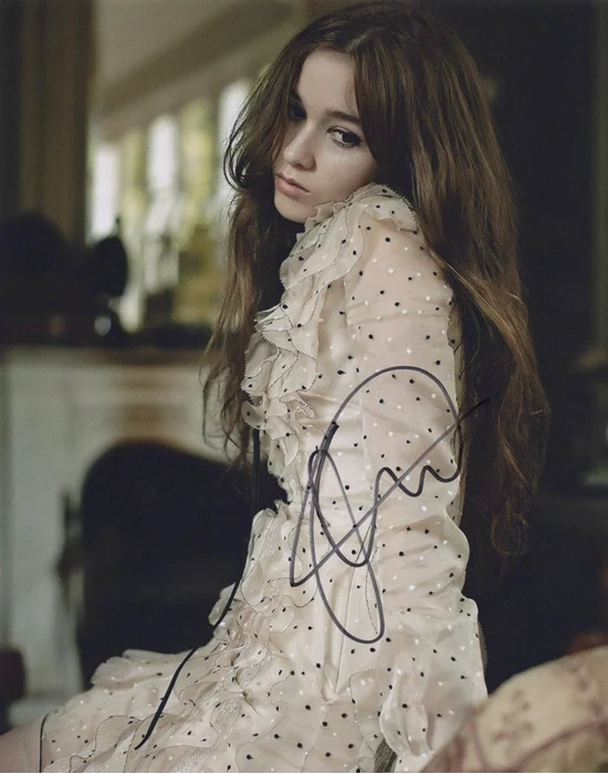 Alice Englert autograph