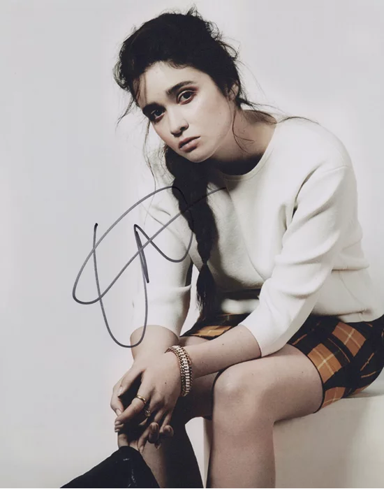 Alice Englert autograph