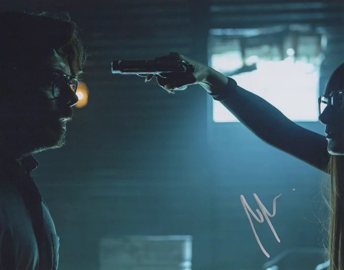 Alvaro Morte autograph