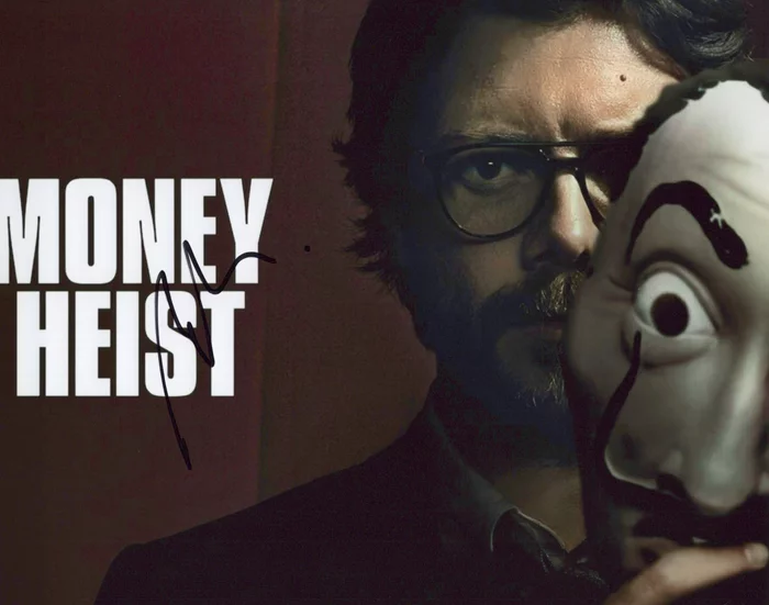 Alvaro Morte autograph