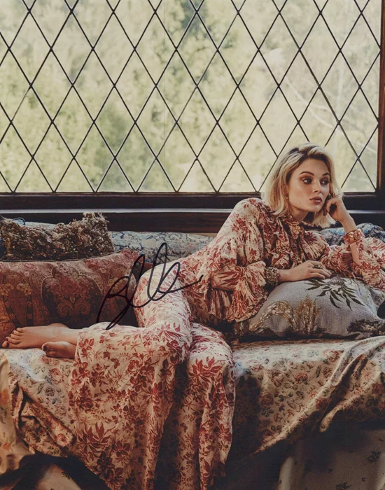 Bella Heathcote autograph