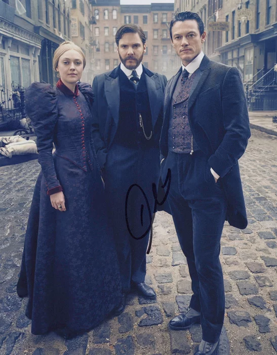 Daniel Bruhl autograph