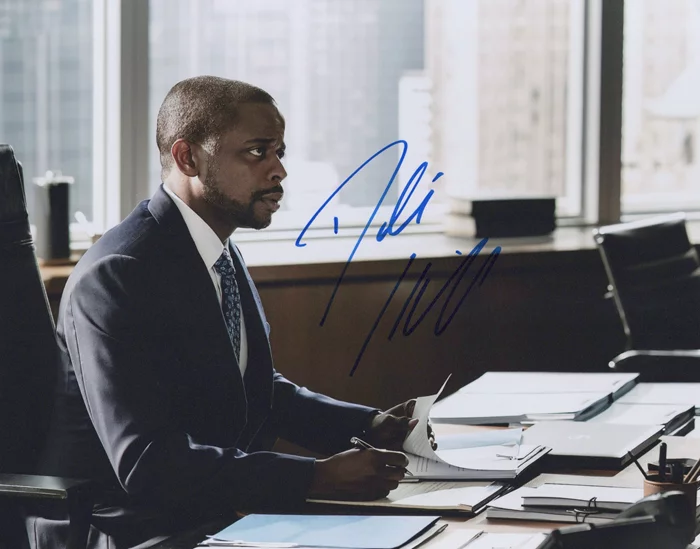 Dule Hill autograph