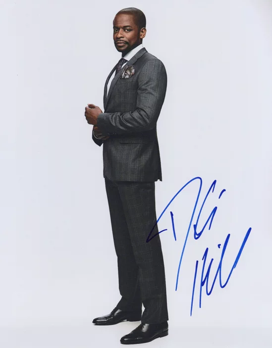 Dule Hill autograph