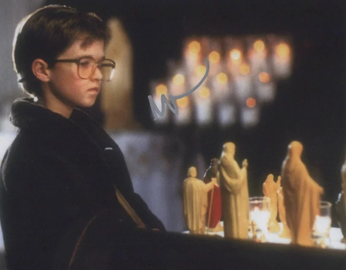 Haley Joel Osment autograph