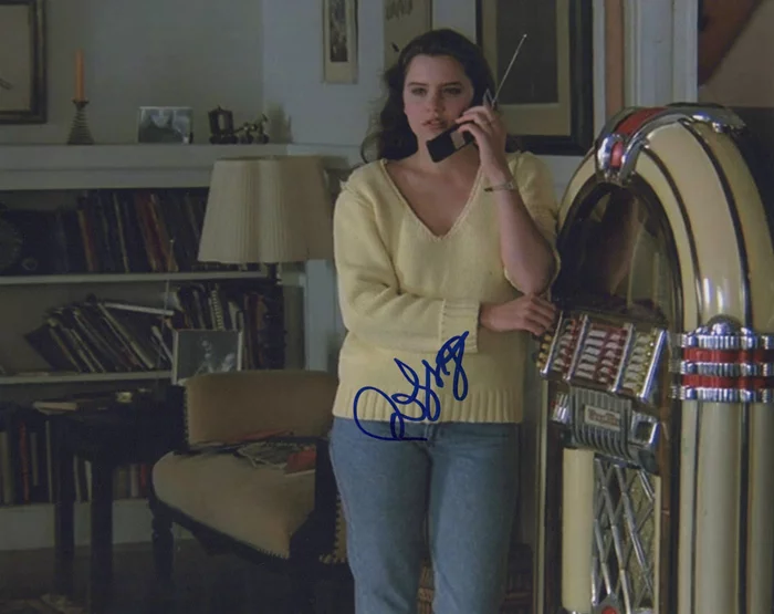 Ione Skye autograph