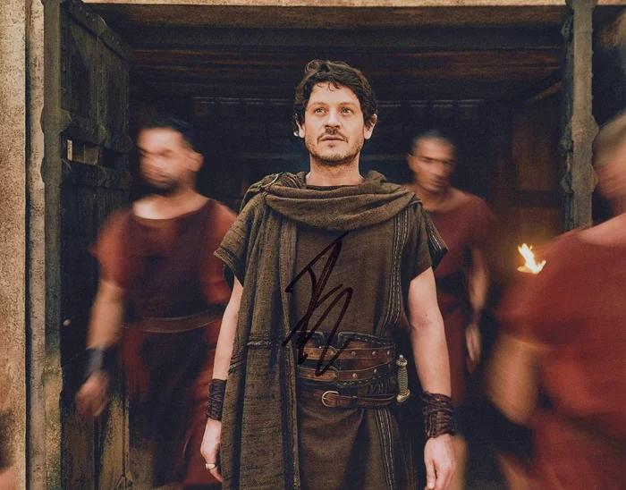 Iwan Rheon autograph