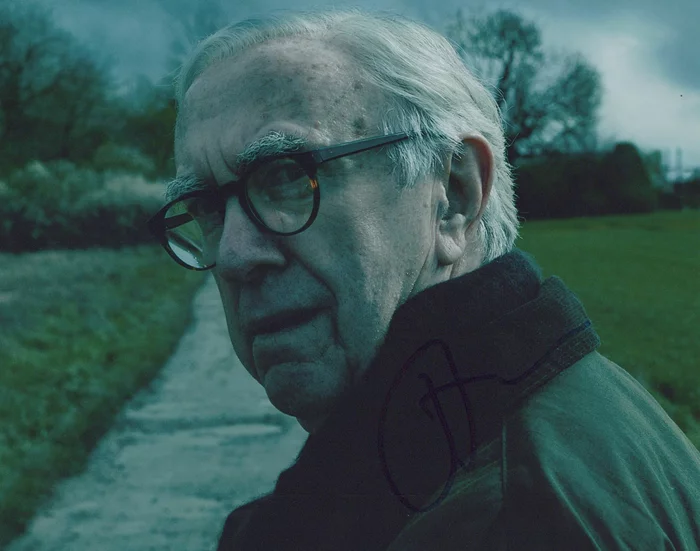 Jonathan Pryce autograph