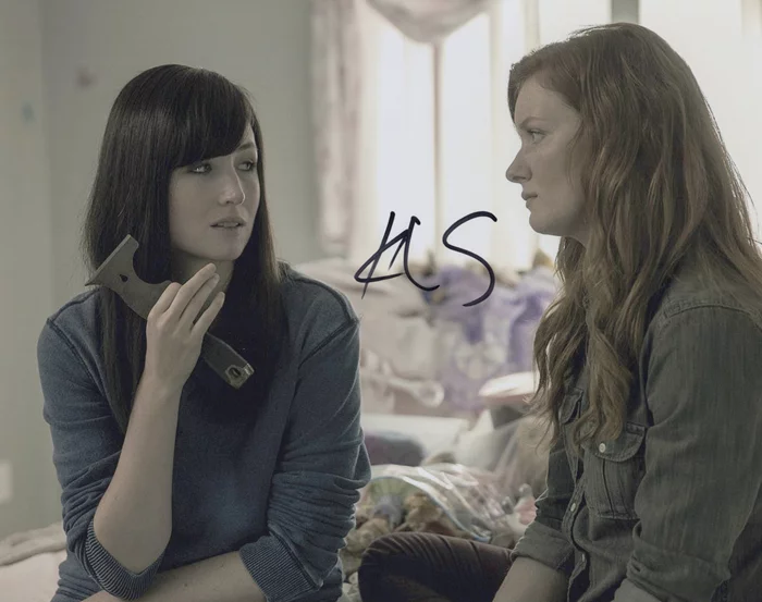 Kate Lyn Sheil autograph