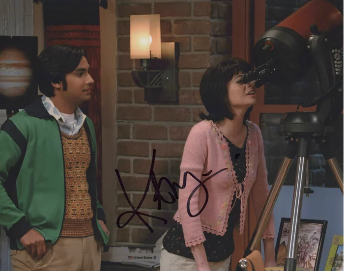 Kate Micucci autograph