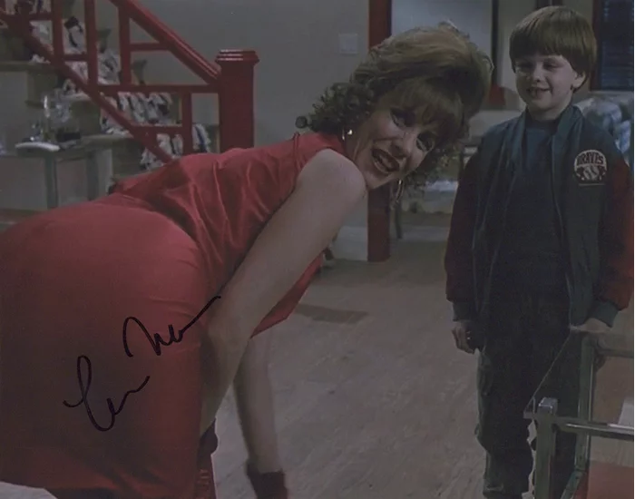 Laraine Newman autograph