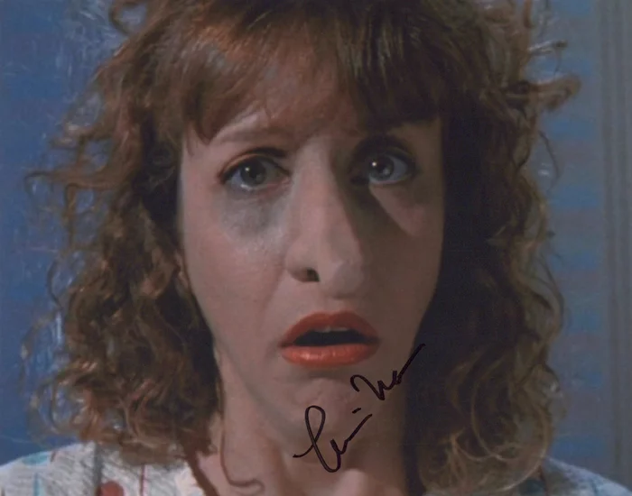 Laraine Newman autograph