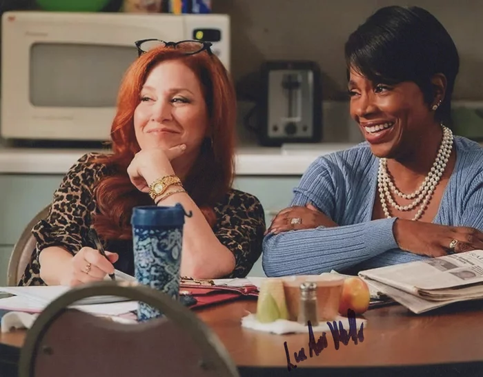 Lisa Ann Walter autograph