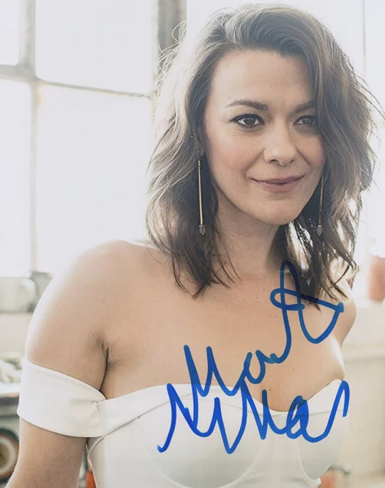 Maribeth Monroe autograph