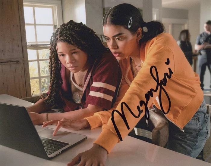 Megan Suri autograph