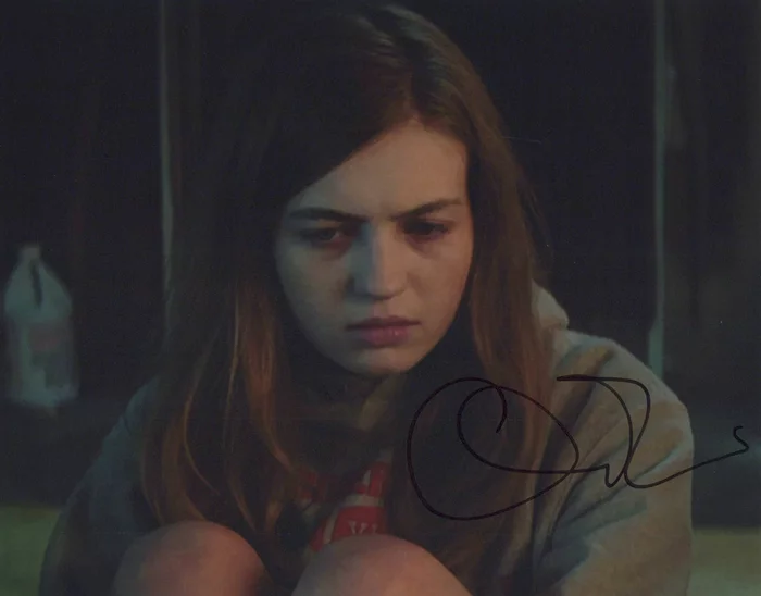 Olivia Scott Welch autograph