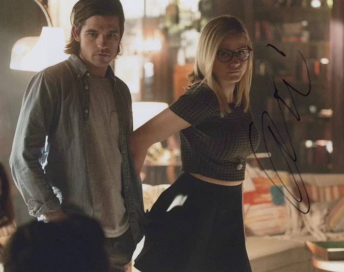 Olivia Dudley autograph